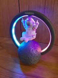Parlante Astronauta Magnético - W.S